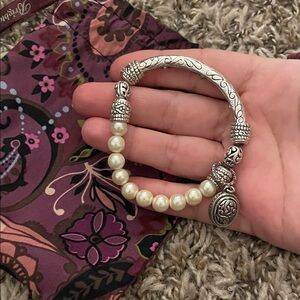 Elegant Silver and Pearl Bracelet